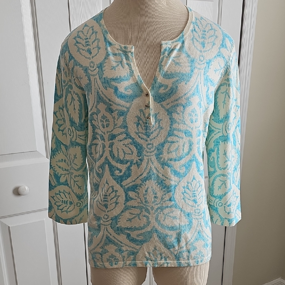 JMcLaughtin Women's Blue and White Patterned Sweater. V Neck W/ 3 Buttons. Lg